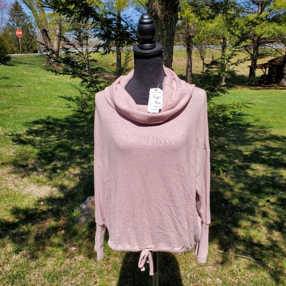Nwt Womens Hippie Rose Sweater 